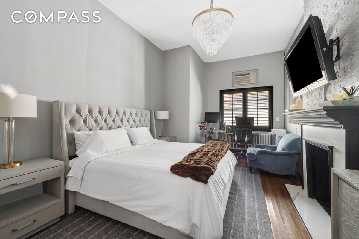 Photo for 23 West 9th Street - 23 West 9th Street Cooperative in Greenwich Village, Manhattan