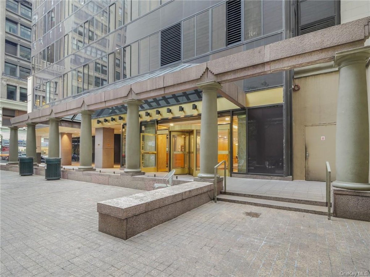 Photo for 445 5th Avenue - 445 5th Avenue Condominium in Murray Hill, Manhattan