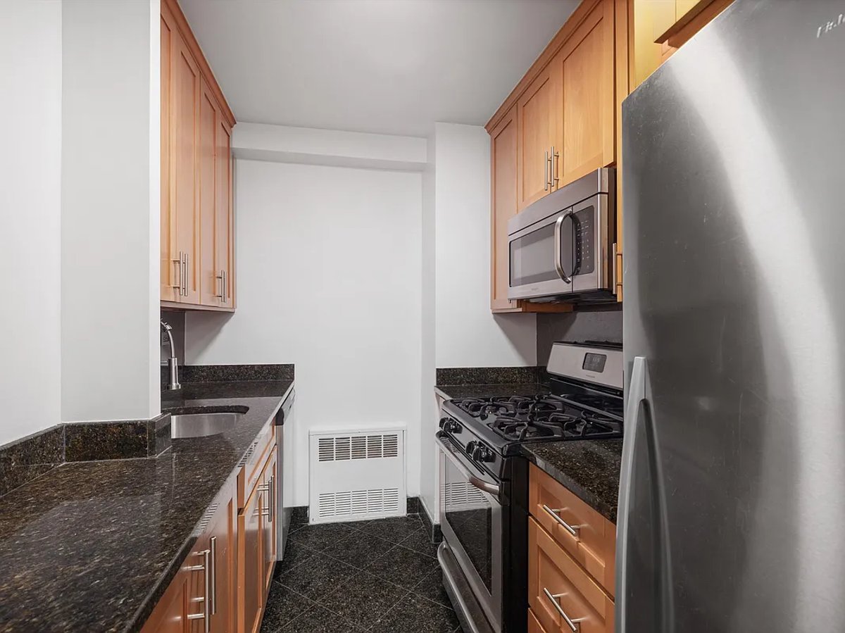 Photo for New Amsterdam - 320 East 23rd Street Rental Building in Gramercy Park, Manhattan