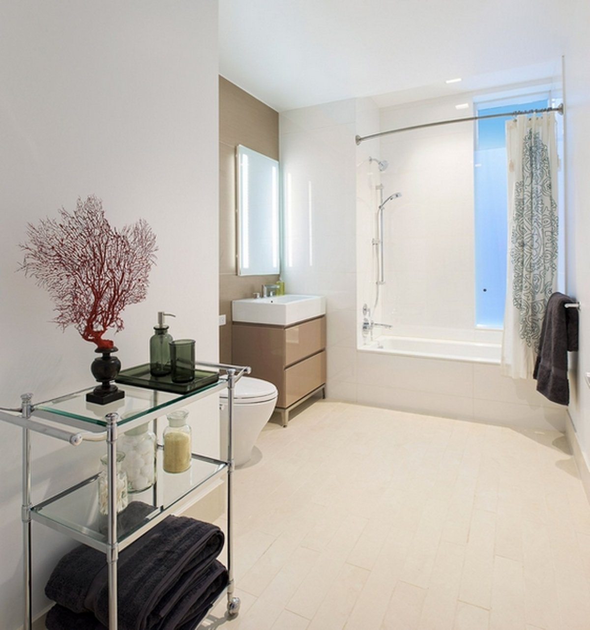 Photo for 252 East 57th Street - 252 East 57th Street Condominium in Midtown East, Manhattan