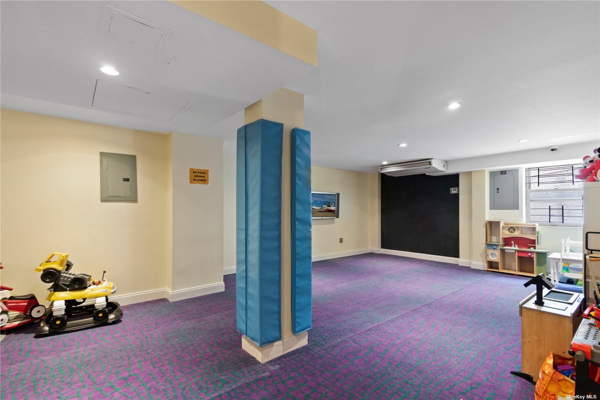 Photo for 215 East 80th Street - 215 East 80th Street Condominium in Upper East Side, Manhattan