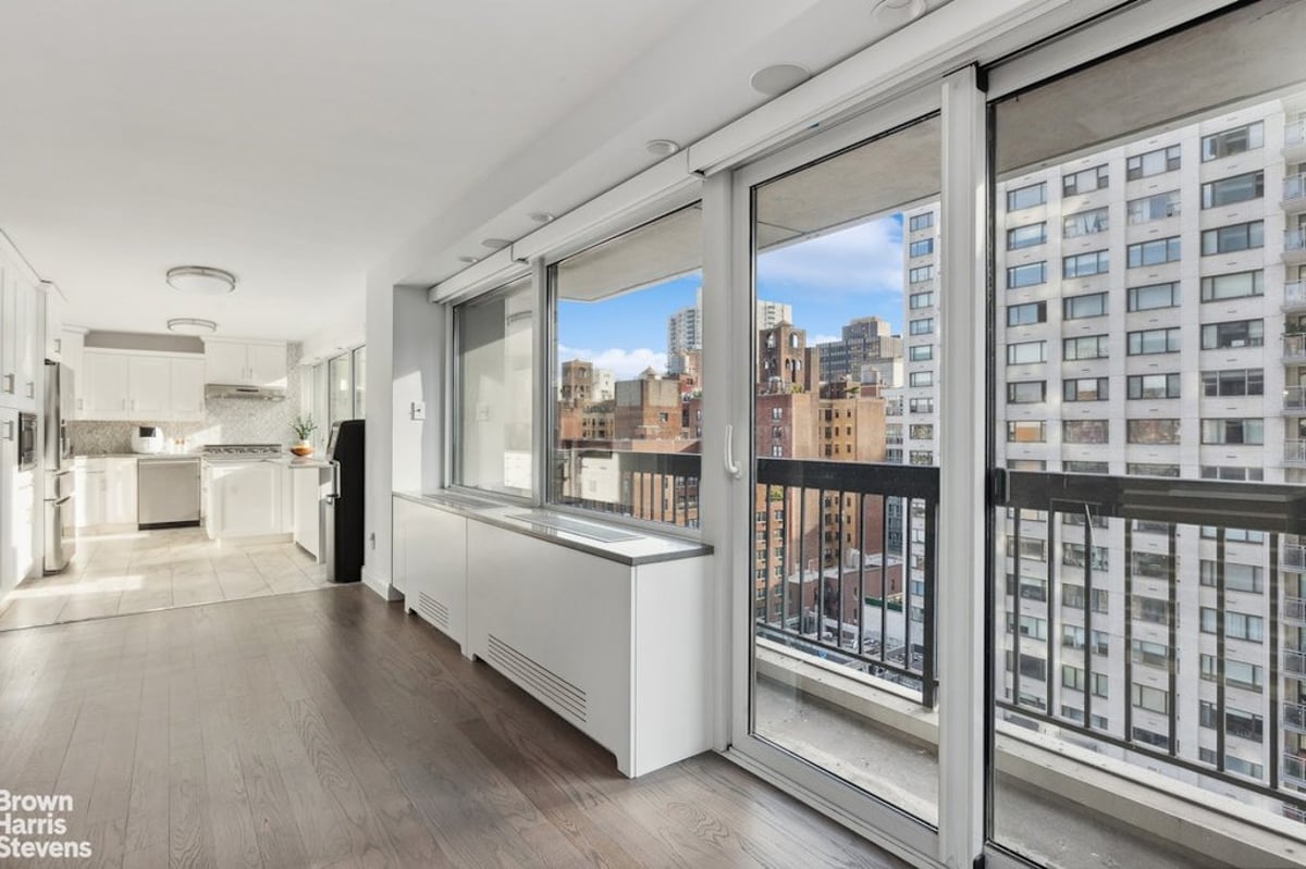 Photo for The Landmark - 300 East 59th Street Cooperative in Sutton Place, Manhattan