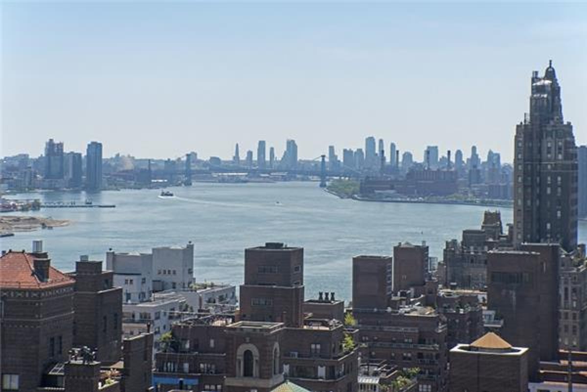 Photo for The Sovereign - 425 East 58th Street Cooperative in Sutton Place, Manhattan