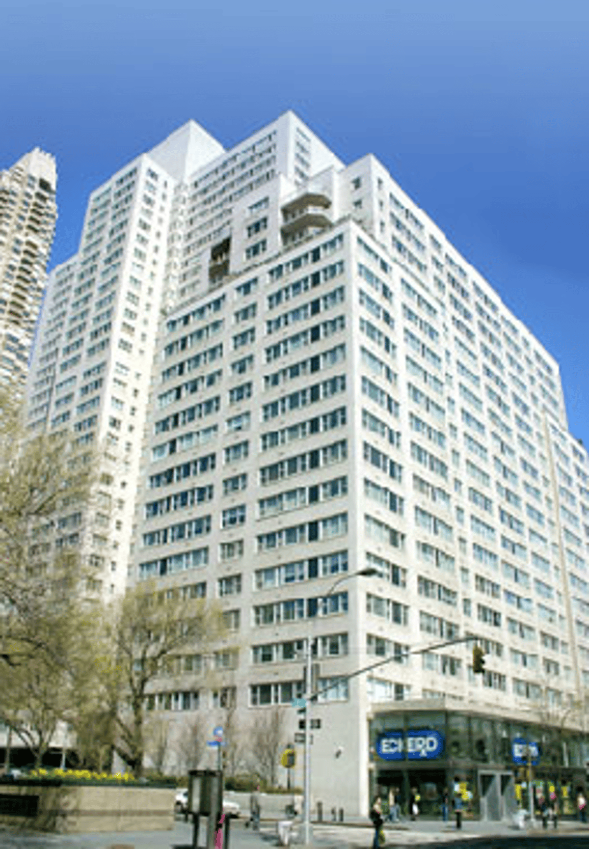 Photo for 215 East 68th - 215 East 68th Street Rental Building in Lenox Hill, Manhattan