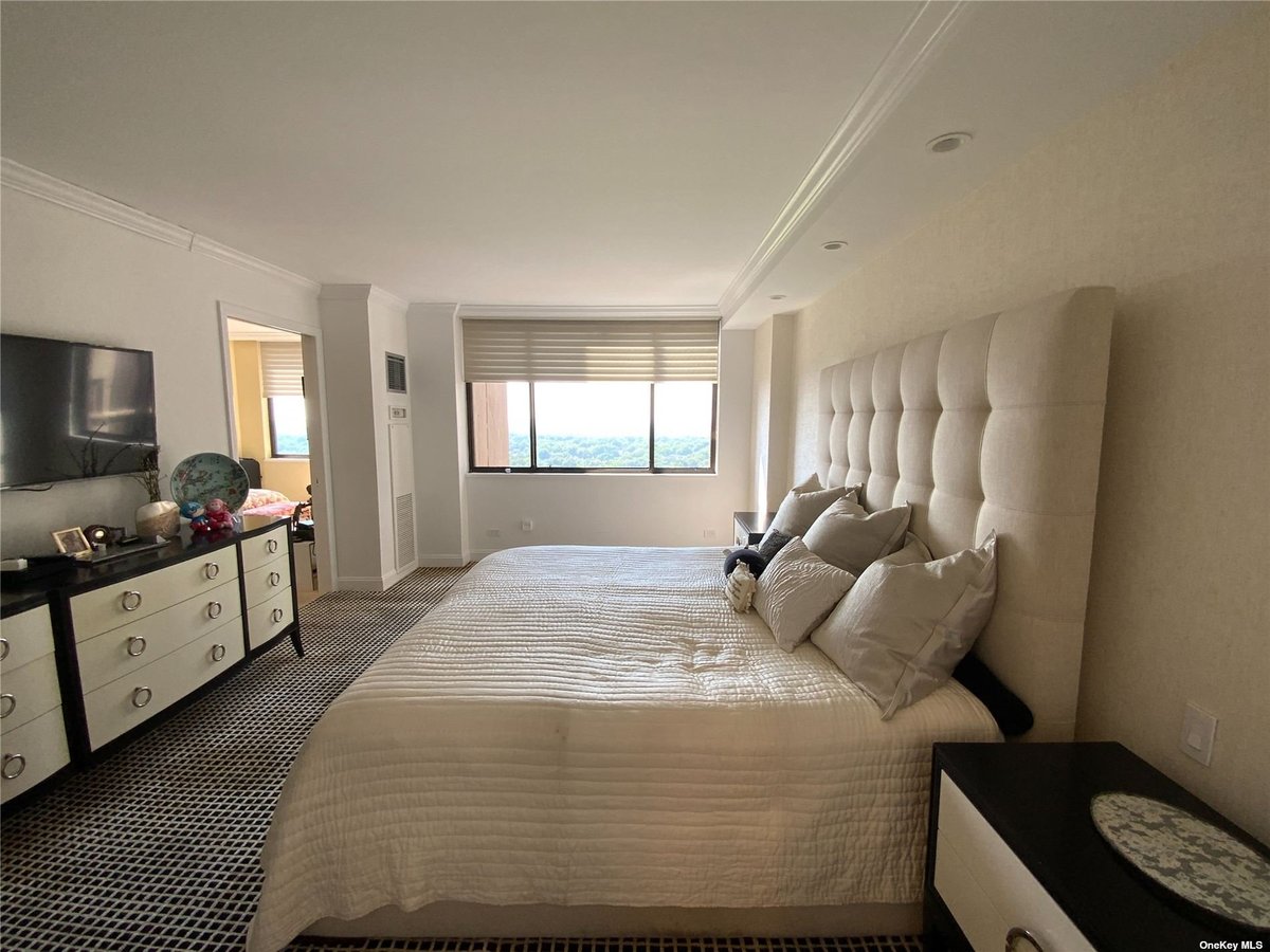 Photo for 269 Grand Central Parkway - 269 Grand Central Parkway Cooperative in Little Neck, Queens