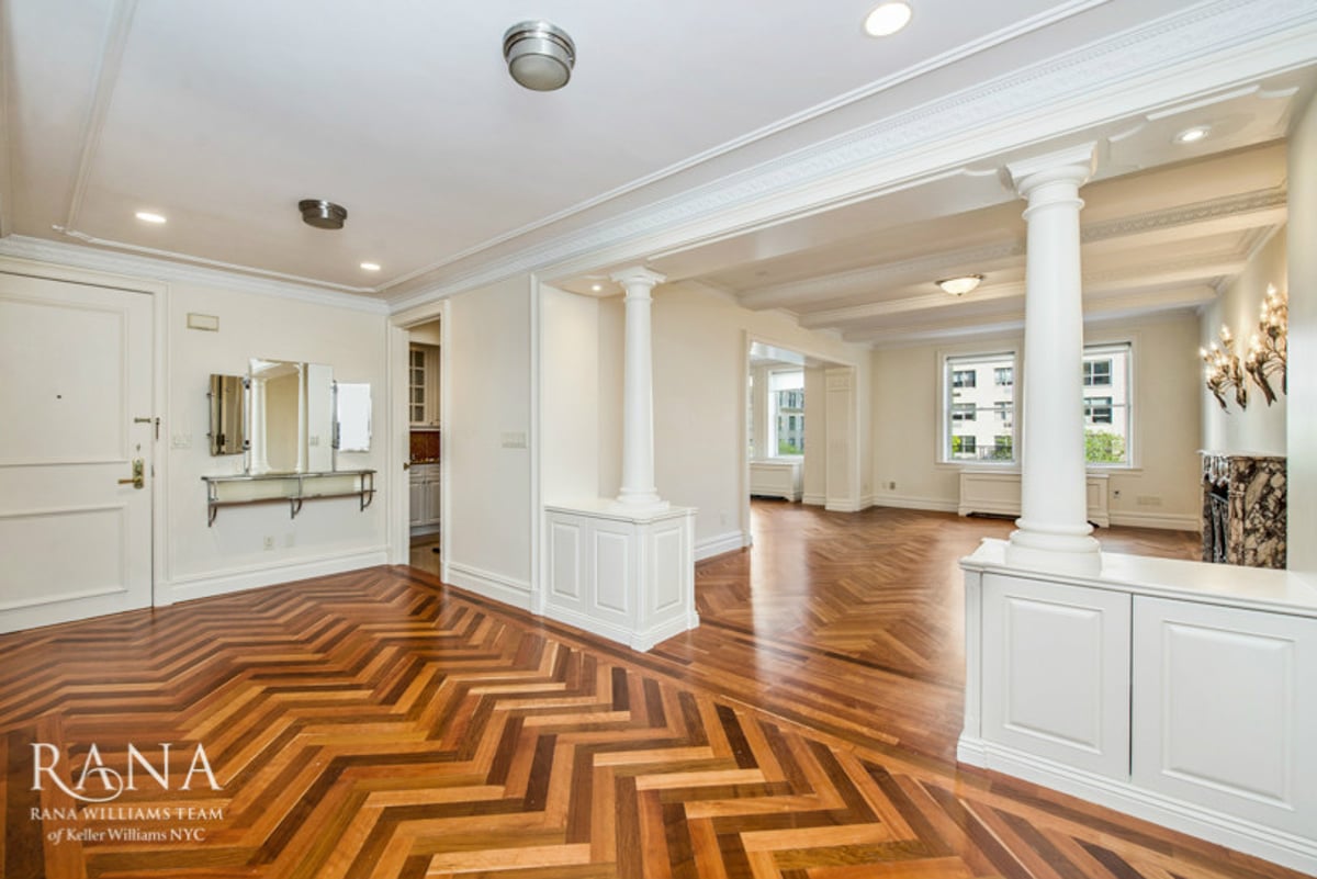 Photo for The Mayfair - 610 Park Avenue Condominium in Upper East Side, Manhattan