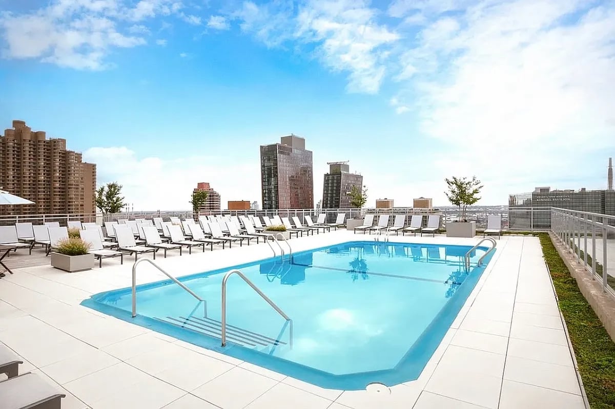 Photo for 300 East 34th - 300 East 34th Street Rental Building in Murray Hill, Manhattan