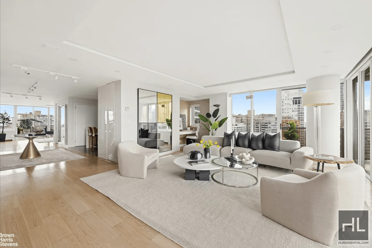 Photo for The Alfred - 161 West 61St Street Condominium in Upper West Side, Manhattan