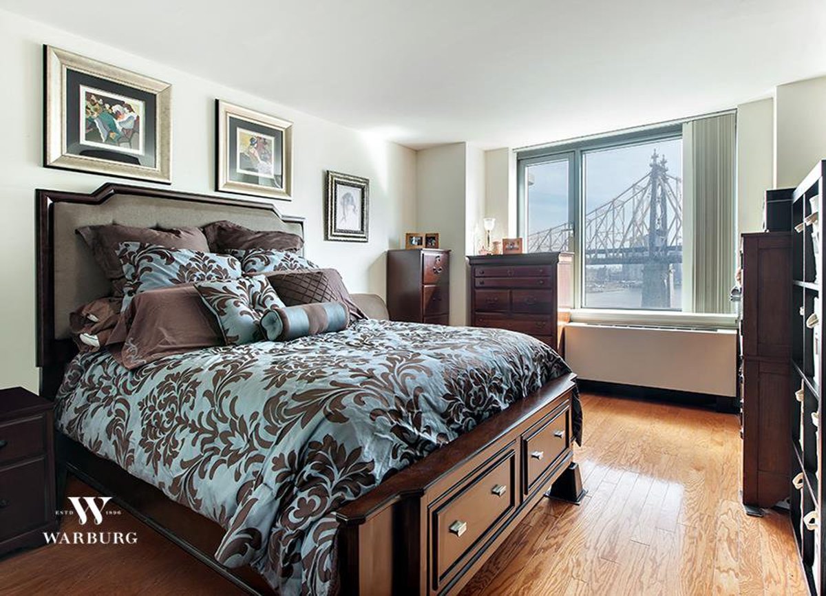 Photo for Island House - 455 Main Street Condominium in Roosevelt Island, Manhattan