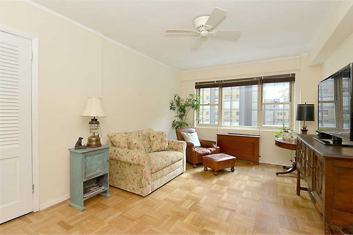 Photo for The Sutton East - 345 East 56th Street Condominium in Midtown East, Manhattan