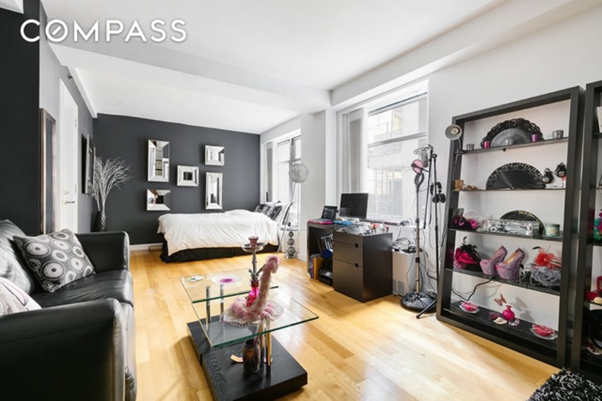 Photo for Windsor Park - 100 West 58th Street Condominium in Midtown, Manhattan