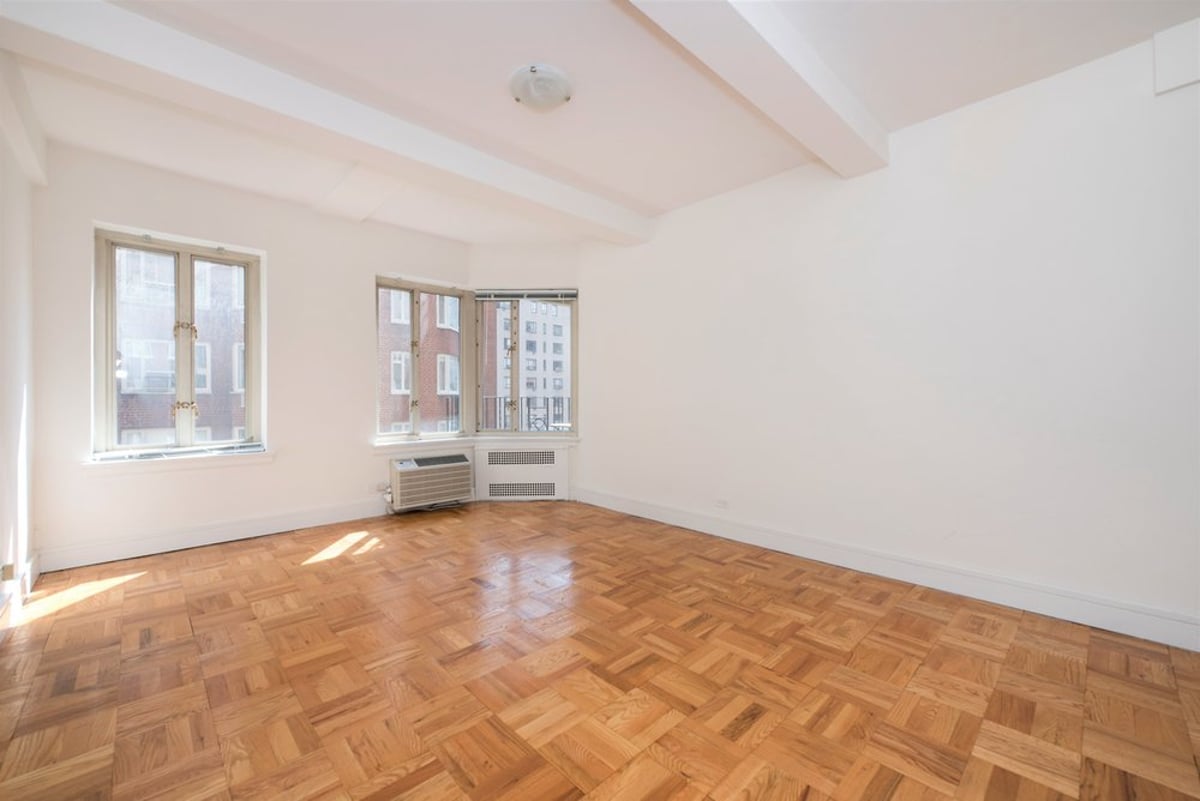 Photo for 35 East 35th Street - 35 East 35th Street Rental Building in Murray Hill, Manhattan