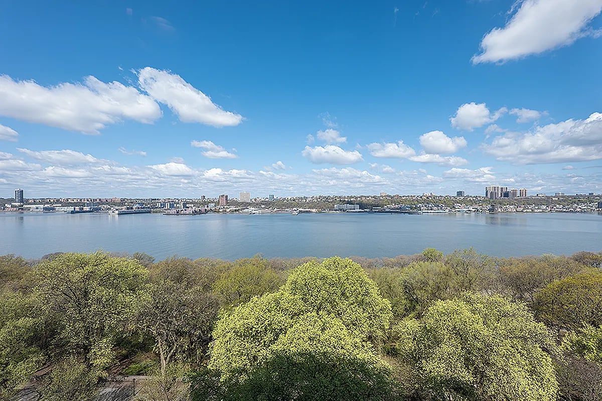 Photo for 425 RIVERSIDE DRIVE - 425 Riverside Drive Rental Building in Morningside Heights, Manhattan