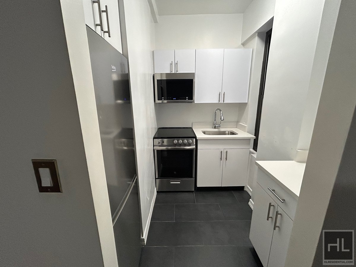 Photo for 160 WEST 73 STREET - 160 West 73rd Street Rental Building in Upper West Side, Manhattan