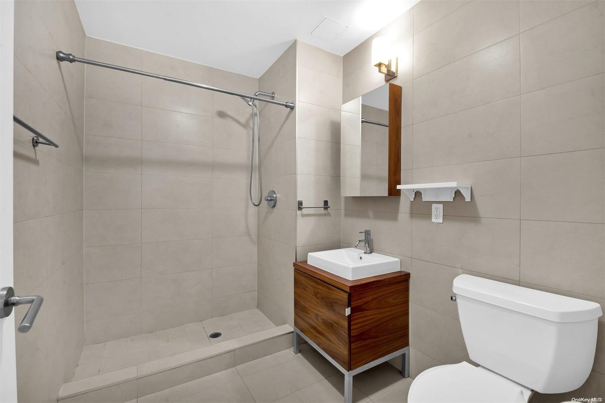 Photo for Echelon - 13-11 Jackson Avenue Condominium in Long Island City, Queens