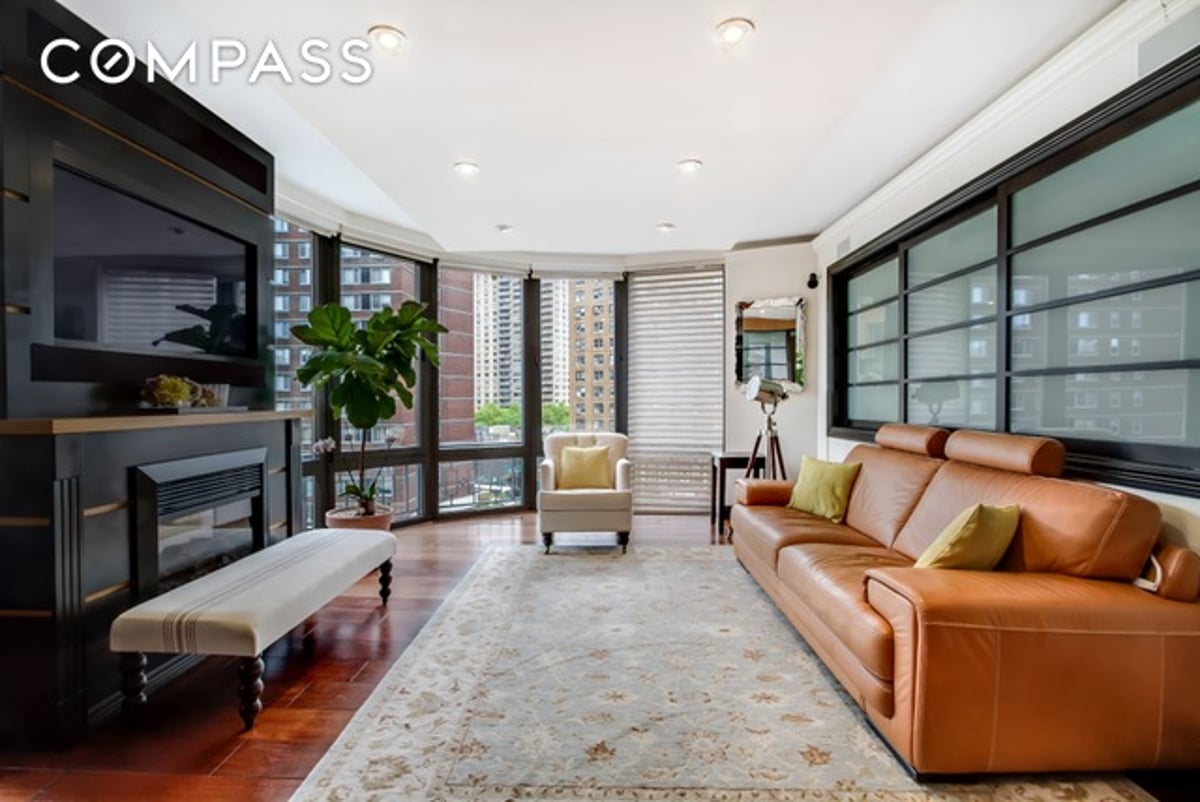 Photo for Coronado - 155 West 70th Street Condominium in Upper West Side, Manhattan