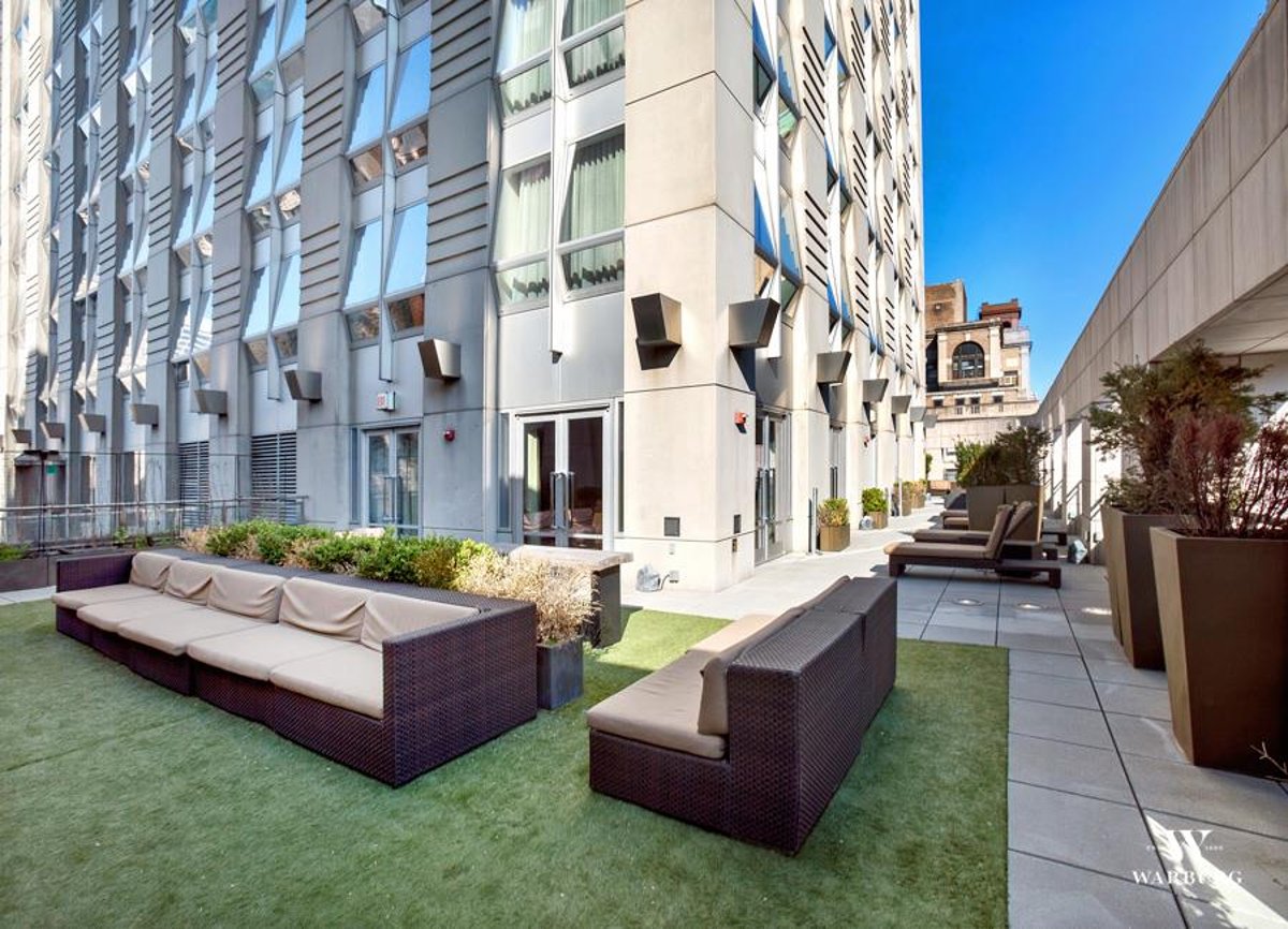 Photo for The Residences at 400 Fifth Avenue - 400 Fifth Avenue Condominium in Murray Hill, Manhattan