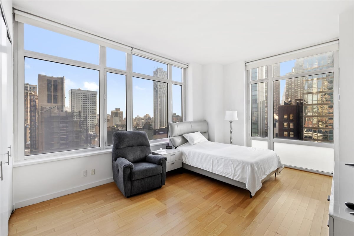 Photo for 325 Fifth Avenue - 325 Fifth Avenue Condominium in Murray Hill, Manhattan