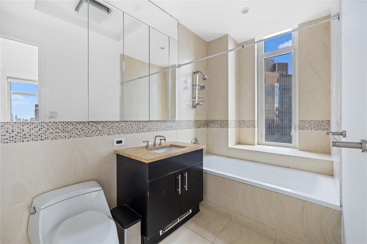 Photo for 325 Fifth Avenue - 325 Fifth Avenue Condominium in Murray Hill, Manhattan