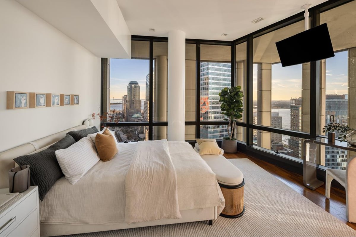 Photo for 101 Warren - 99 Warren Street And 101 Warren Street Condominium in Tribeca, Manhattan