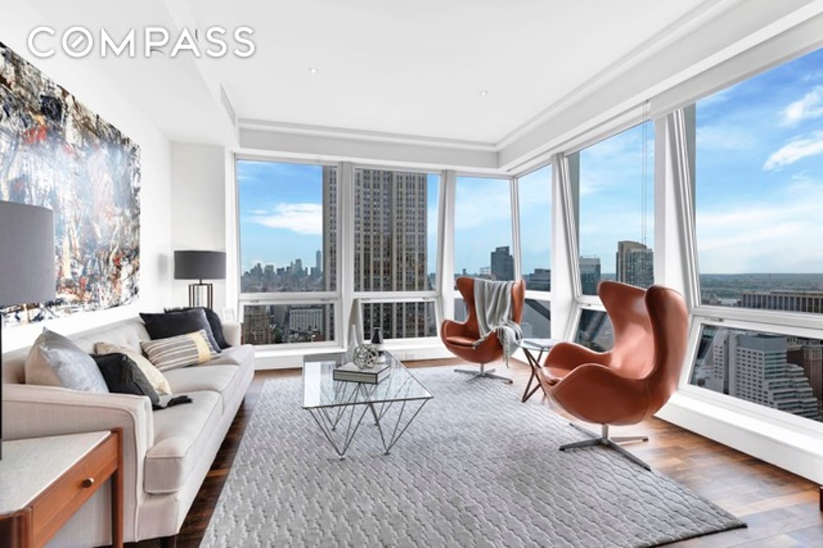 Photo for The Residences at 400 Fifth Avenue - 400 Fifth Avenue Condominium in Murray Hill, Manhattan