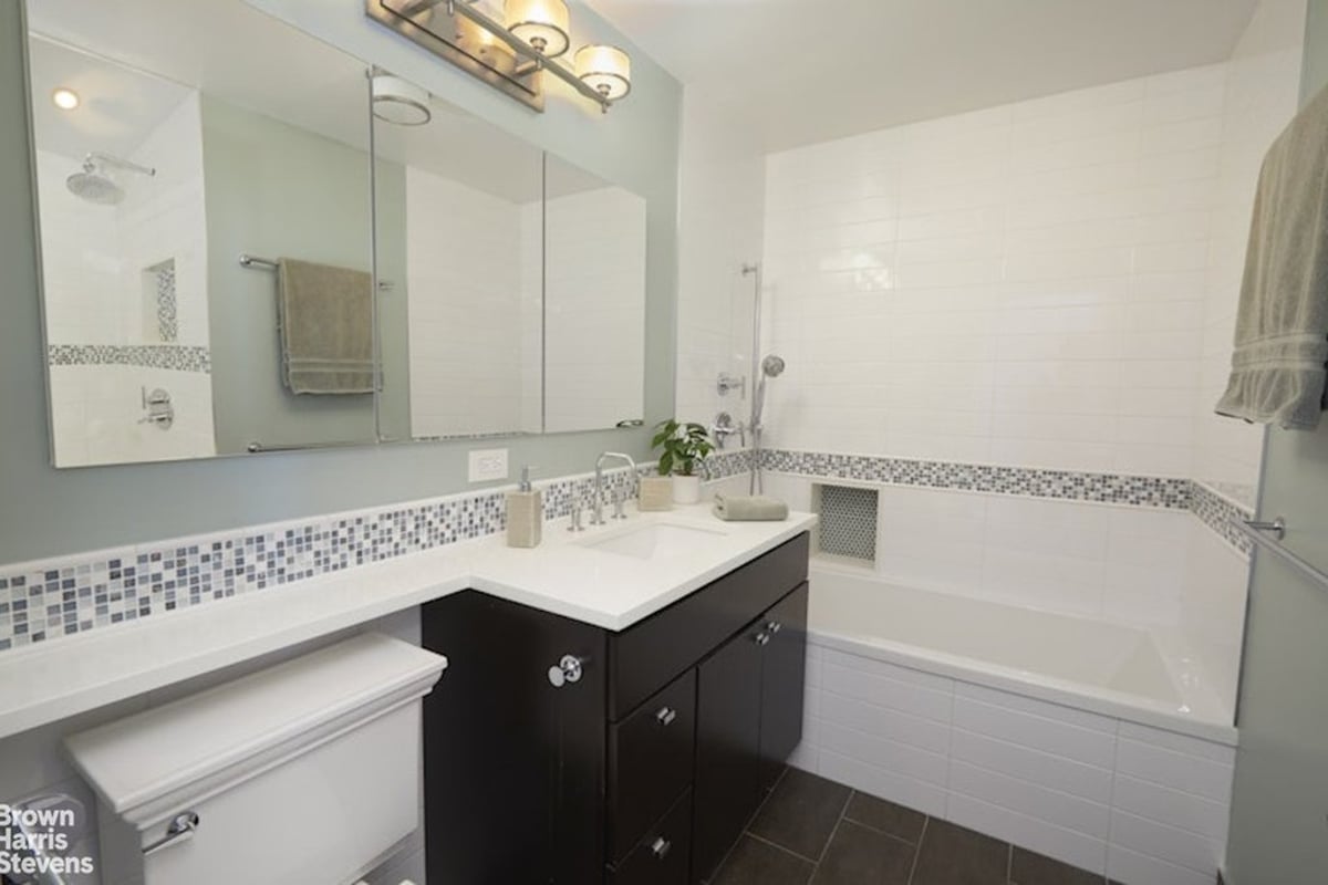 Photo for Grosvenor House - 22 West 15th Street Condominium in Greenwich Village, Manhattan