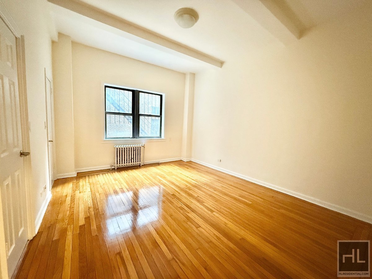 Photo for 850 AMSTERDAM AVENUE - 850 Amsterdam Avenue Rental Building in Upper West Side, Manhattan