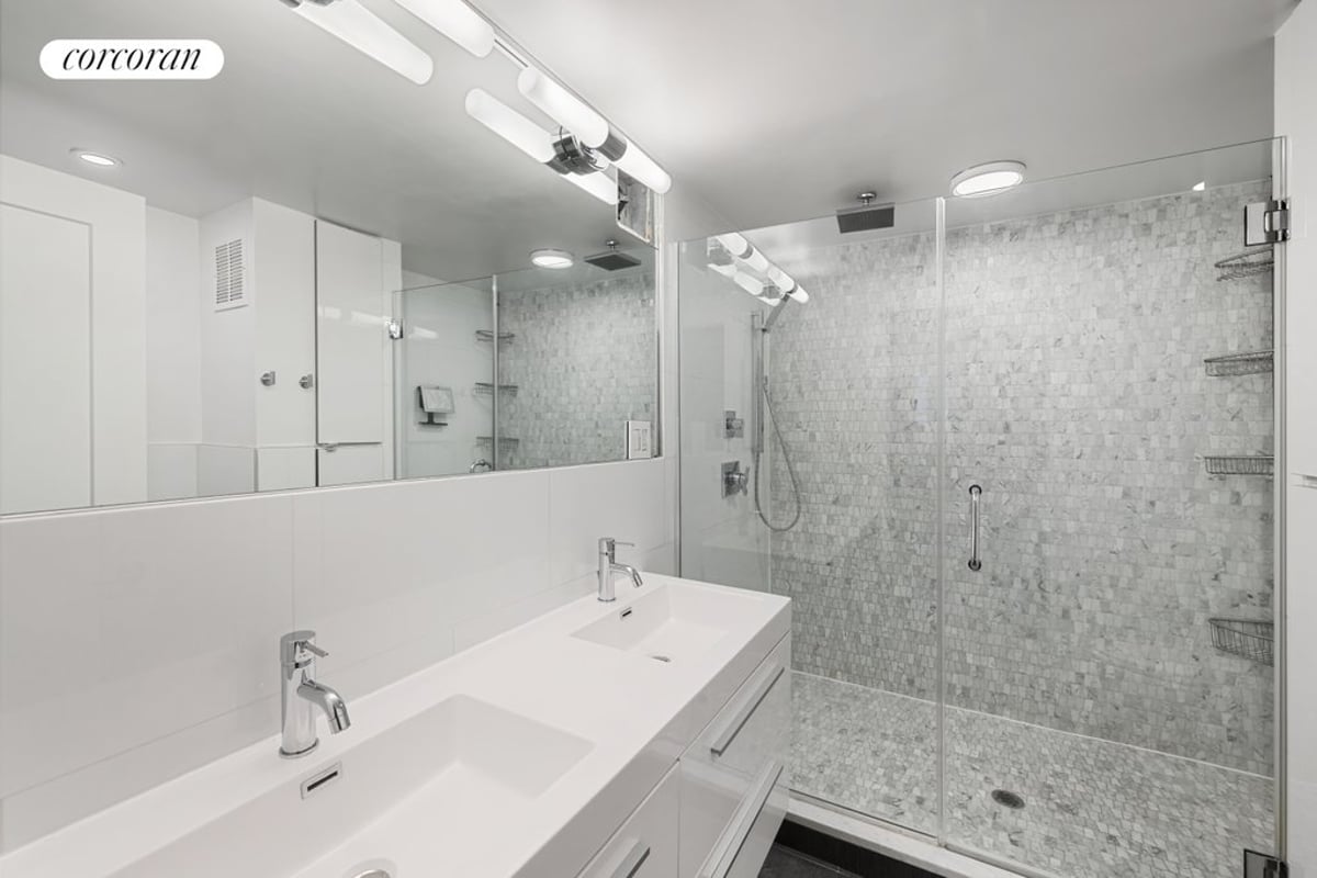 Photo for Lex 54 - 135 East 54th Street Condominium in Midtown East, Manhattan