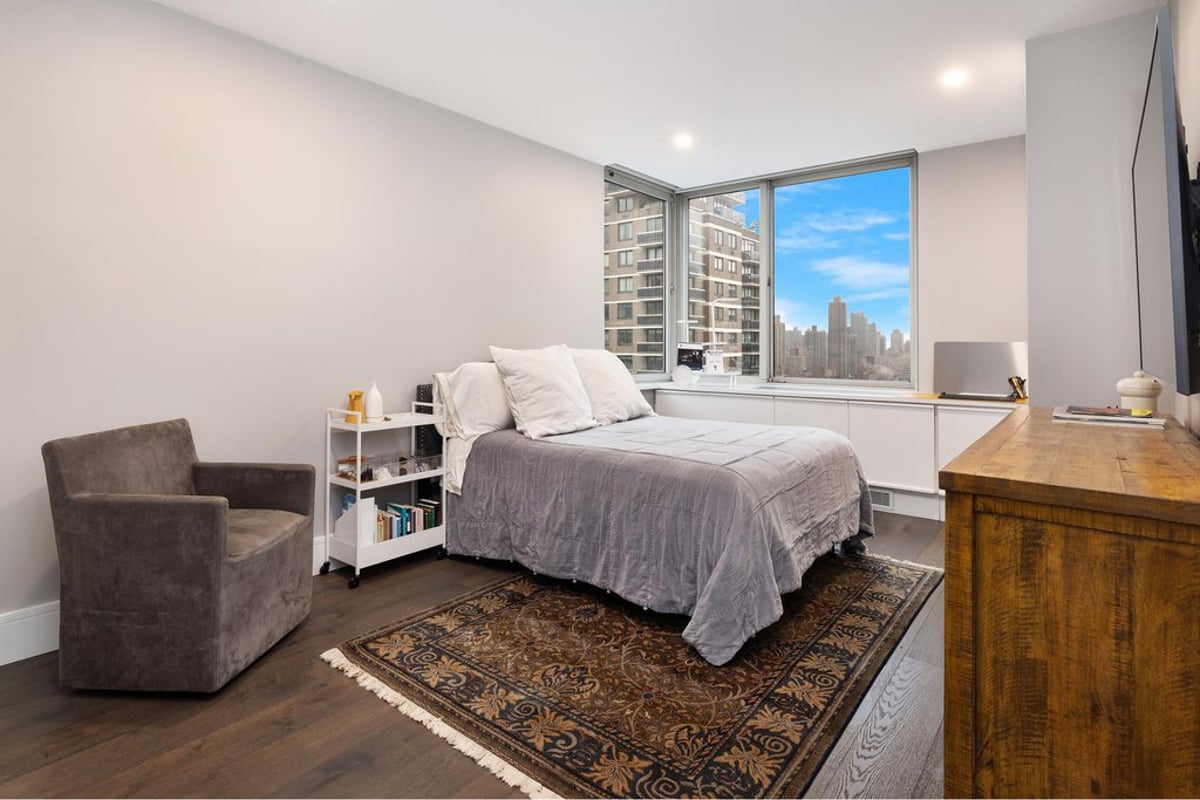 Photo for The Belaire - 524 East 72nd Street Condominium in Upper East Side, Manhattan