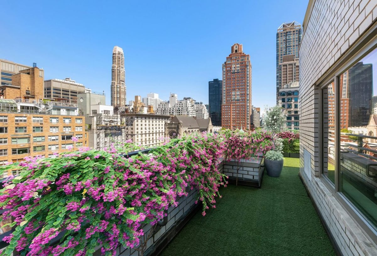 Photo for 605 Park Avenue - 605 Park Avenue Cooperative in Upper East Side, Manhattan