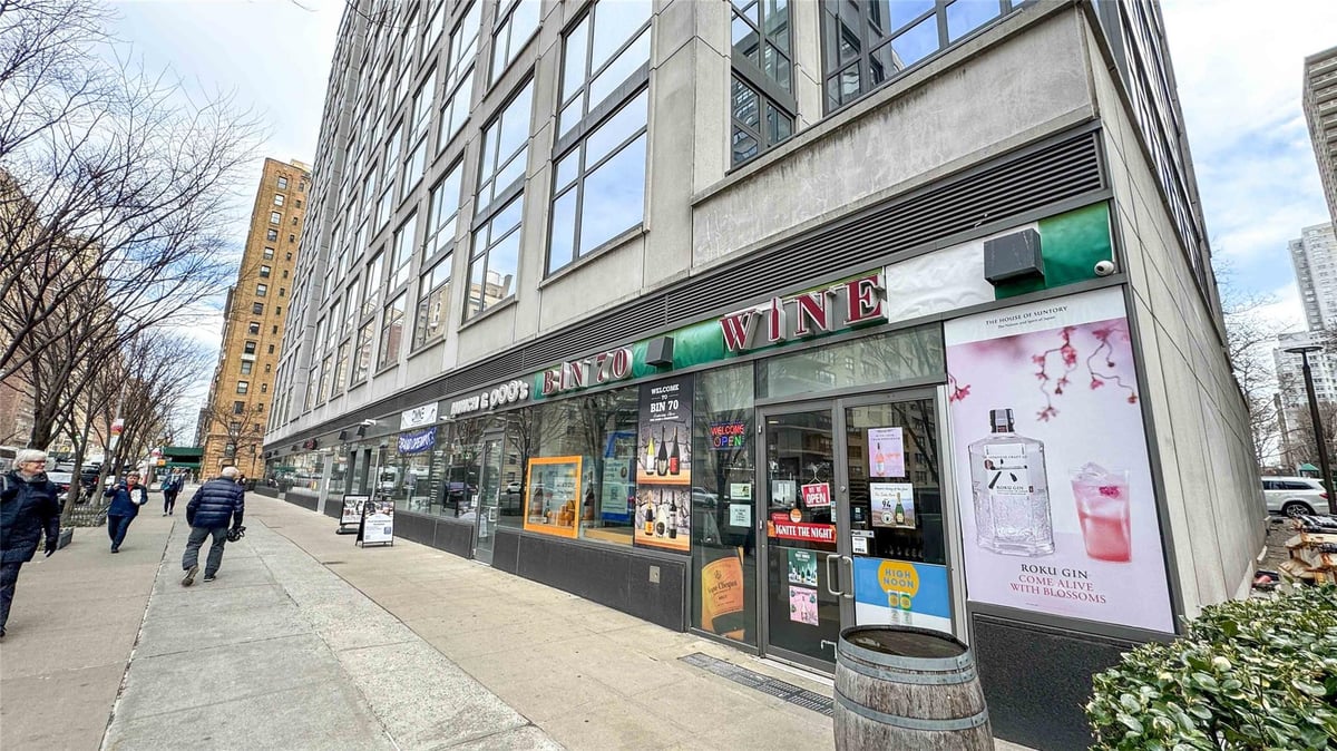 Photo for Gracie Towers - 180 East End Avenue Cooperative in Upper East Side, Manhattan