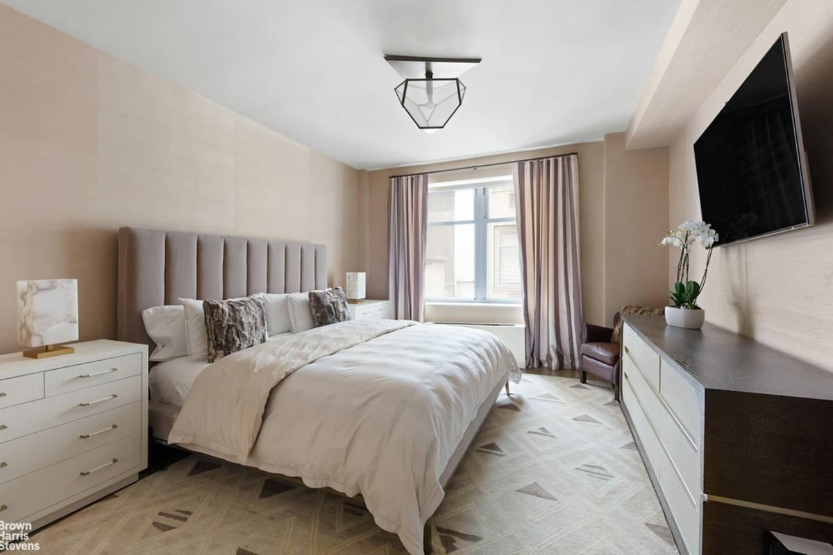 Photo for Windsor Park - 100 West 58th Street Condominium in Midtown, Manhattan