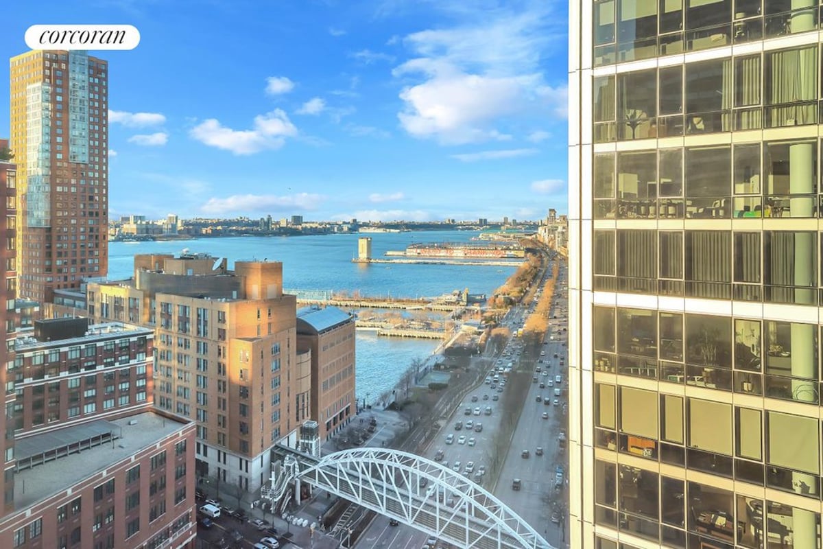 Photo for 101 Warren - 99 Warren Street And 101 Warren Street Condominium in Tribeca, Manhattan