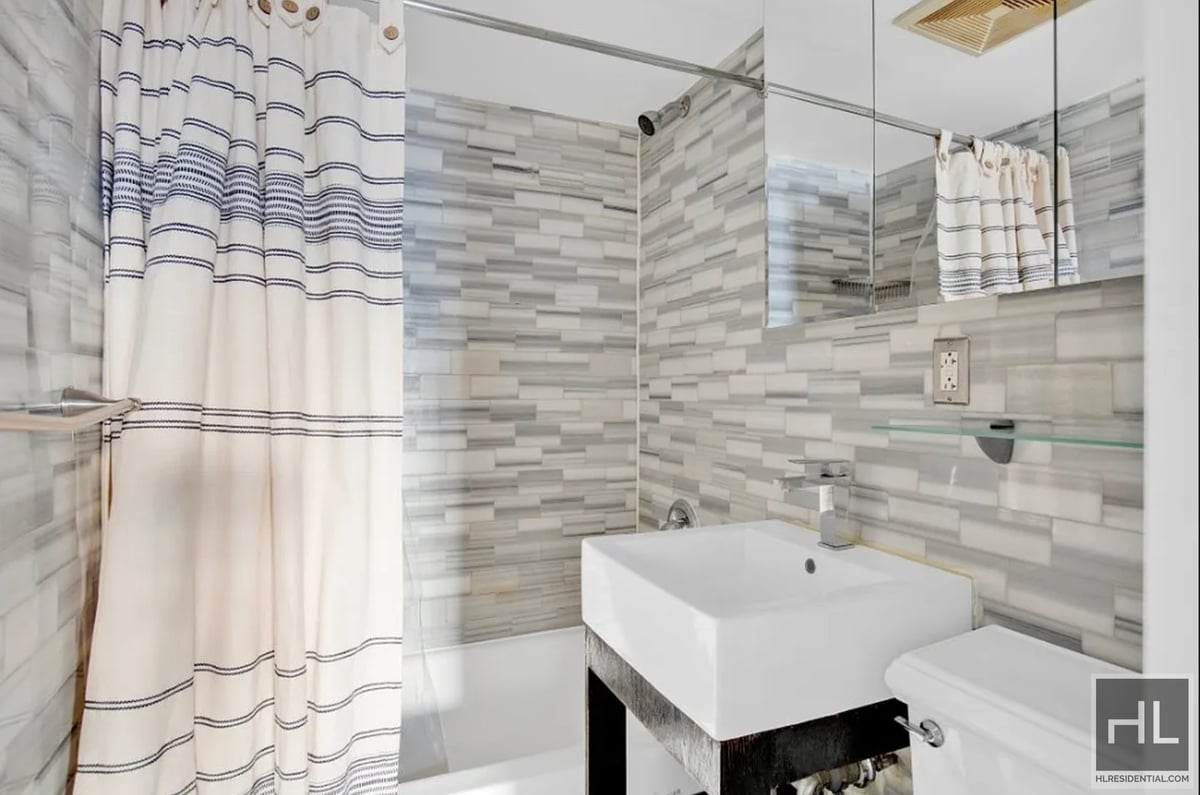 Photo for 325 Fifth Avenue - 325 Fifth Avenue Condominium in Murray Hill, Manhattan