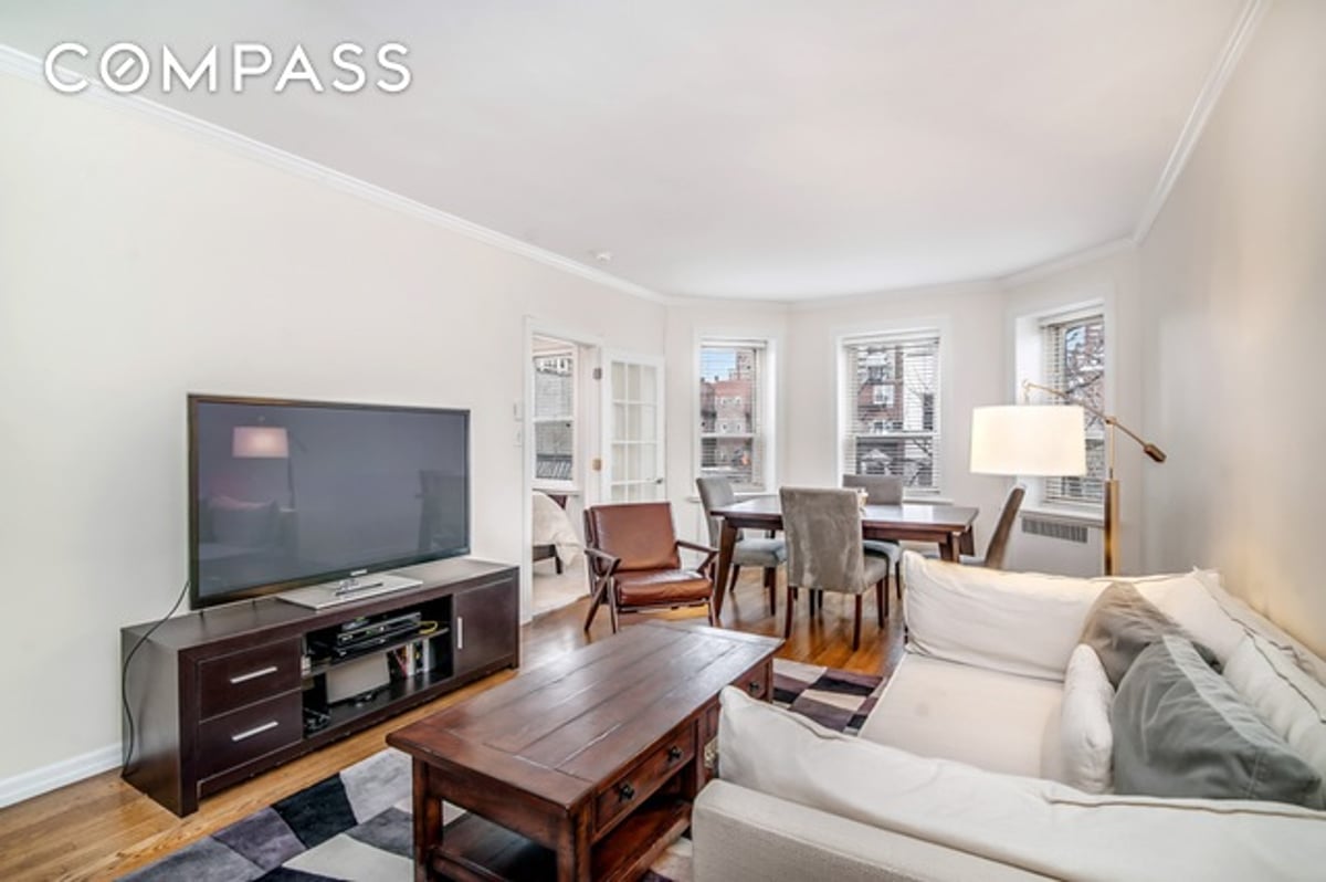 Photo for Gracie Gardens - 515 East 89th Street Cooperative in Upper East Side, Manhattan