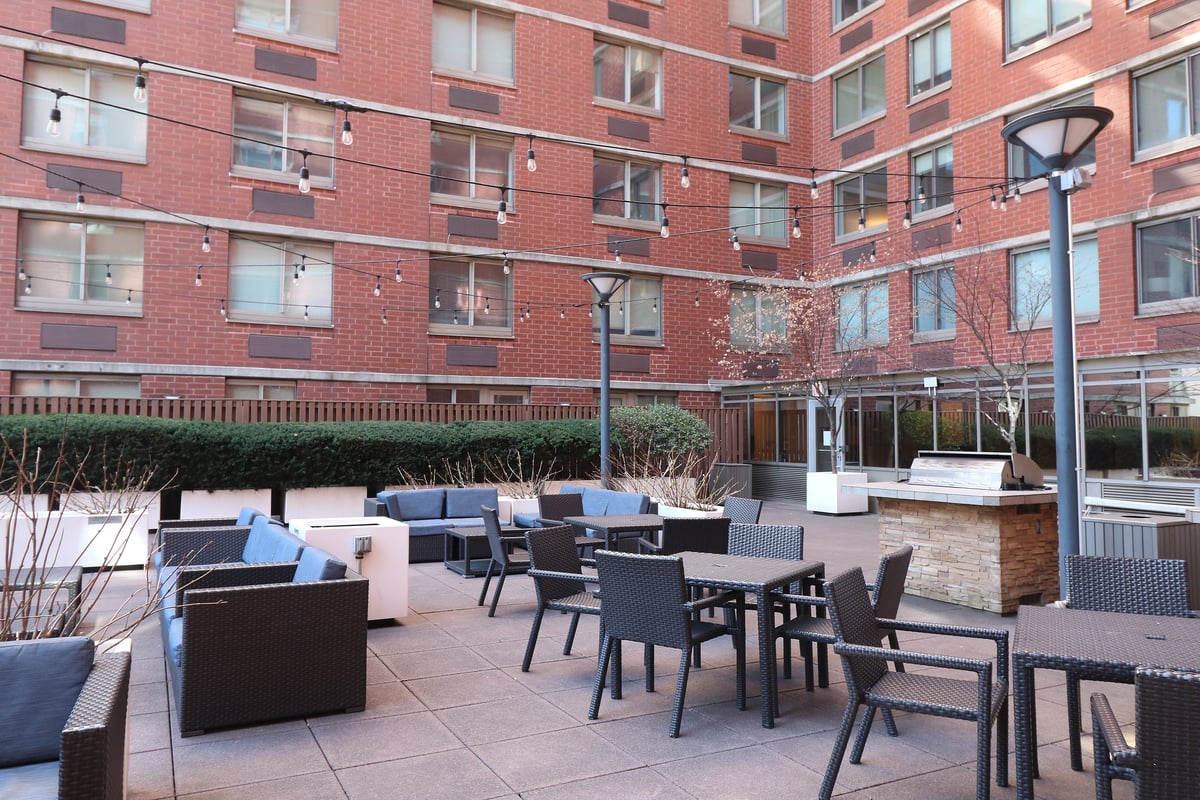 Photo for Hudson Crossing Apartments - 400 West 37th Street Rental Building in Hudson Yards, Manhattan