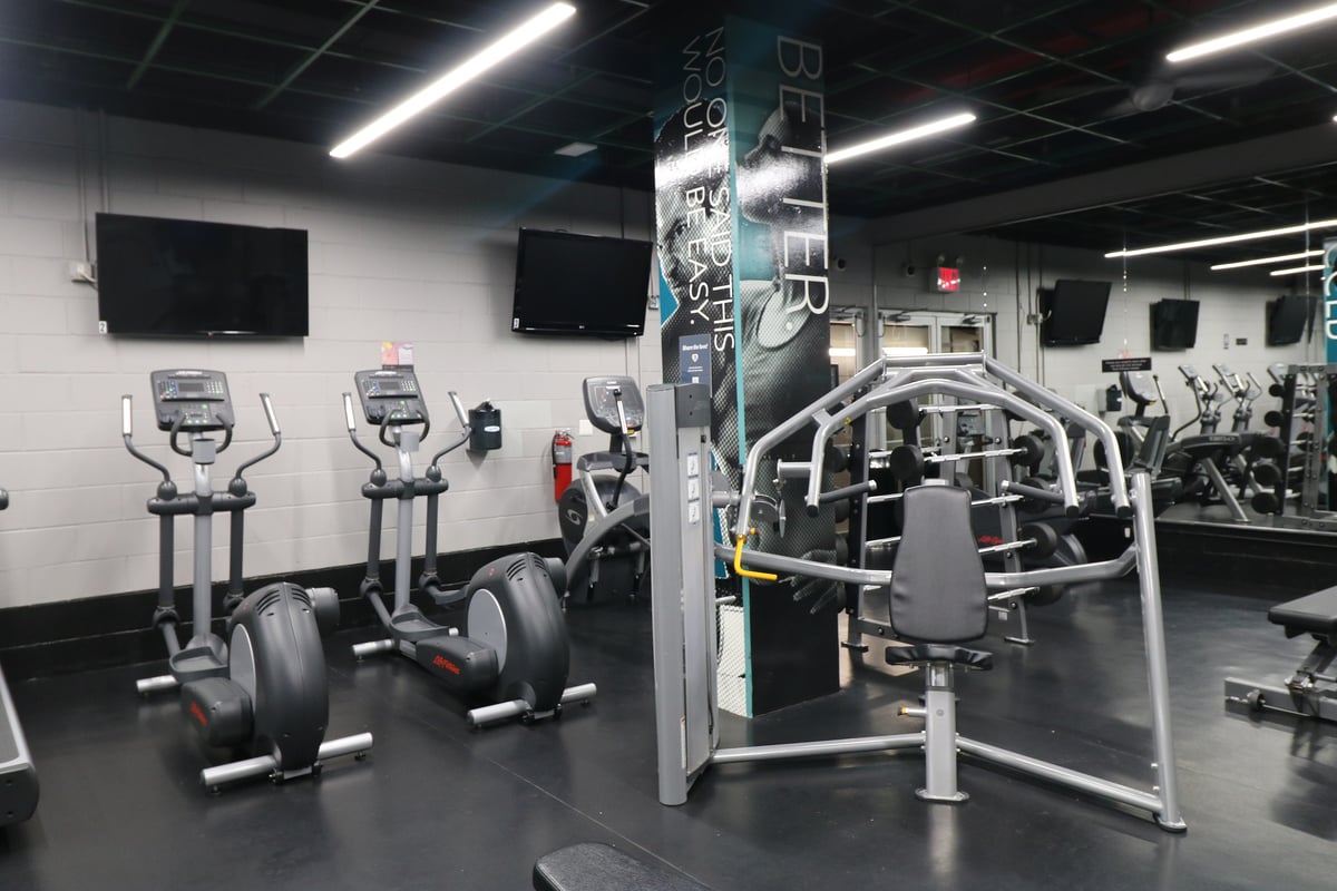 Photo for Hudson Crossing Apartments - 400 West 37th Street Rental Building in Hudson Yards, Manhattan