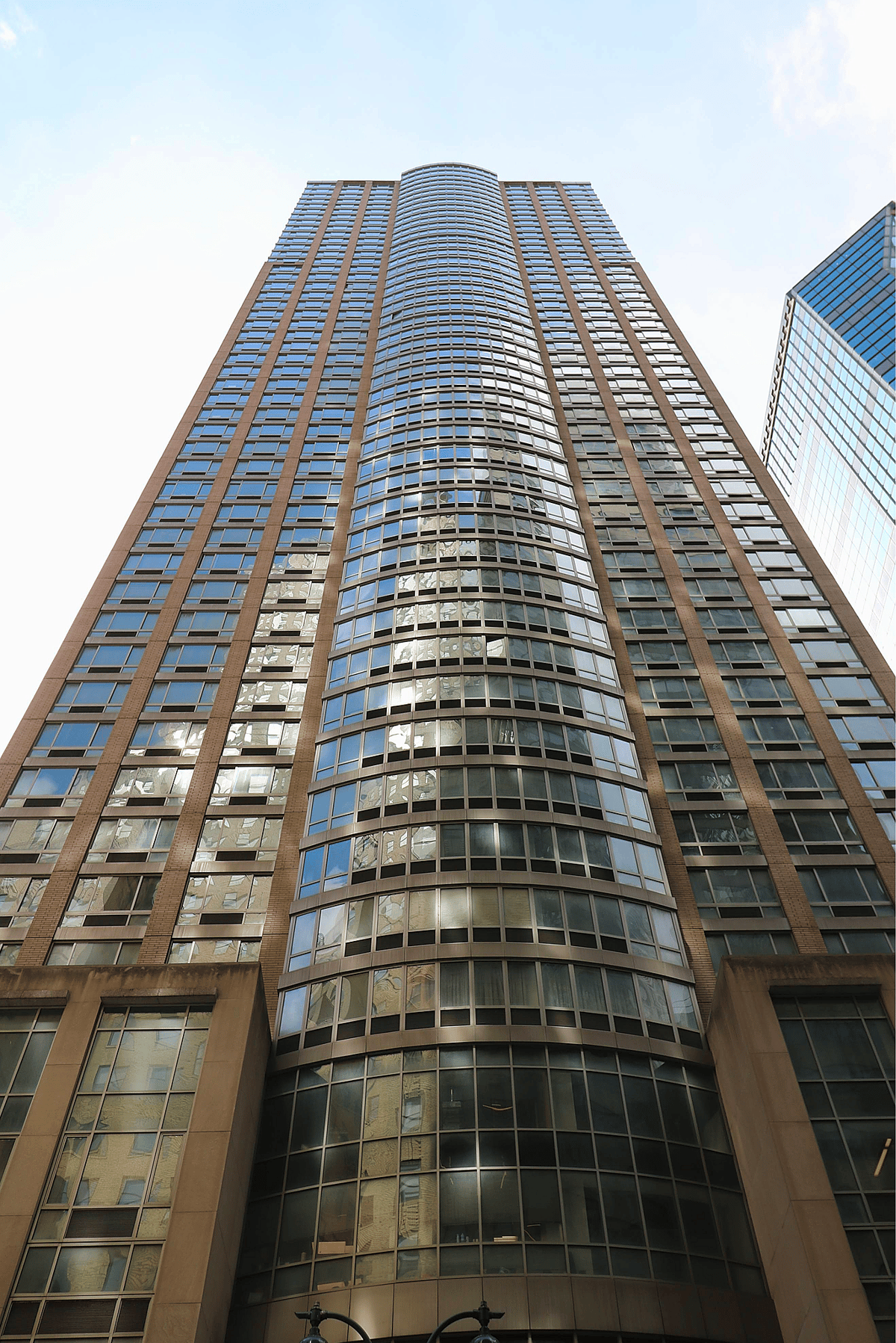 Photo for The Metropolis - 150 East 44th Street Rental Building in Turtle Bay, Manhattan