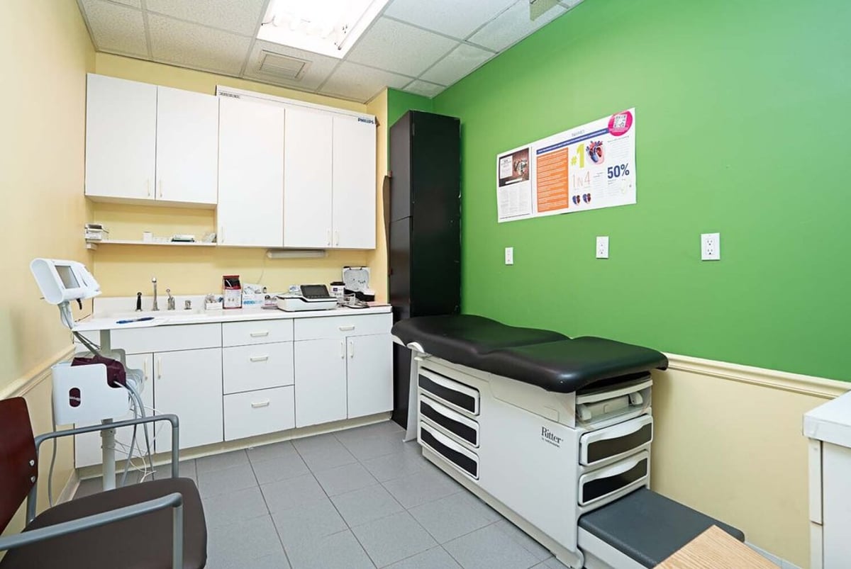 Photo for The Trafalgar House - 188 East 70th Street Condominium in Upper East Side, Manhattan