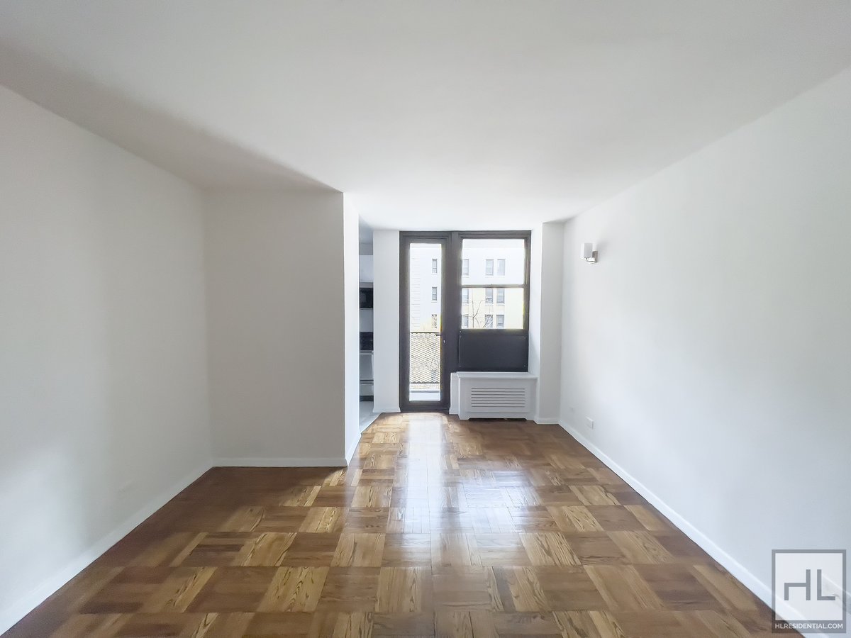 Photo for 165 East 35th Street - 165 East 35th Street Rental Building in Murray Hill, Manhattan