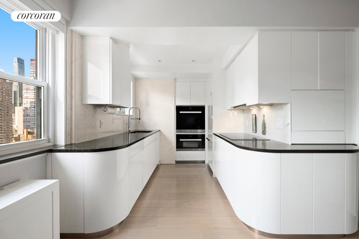 Photo for The Sutton East - 345 East 56th Street Condominium in Midtown East, Manhattan