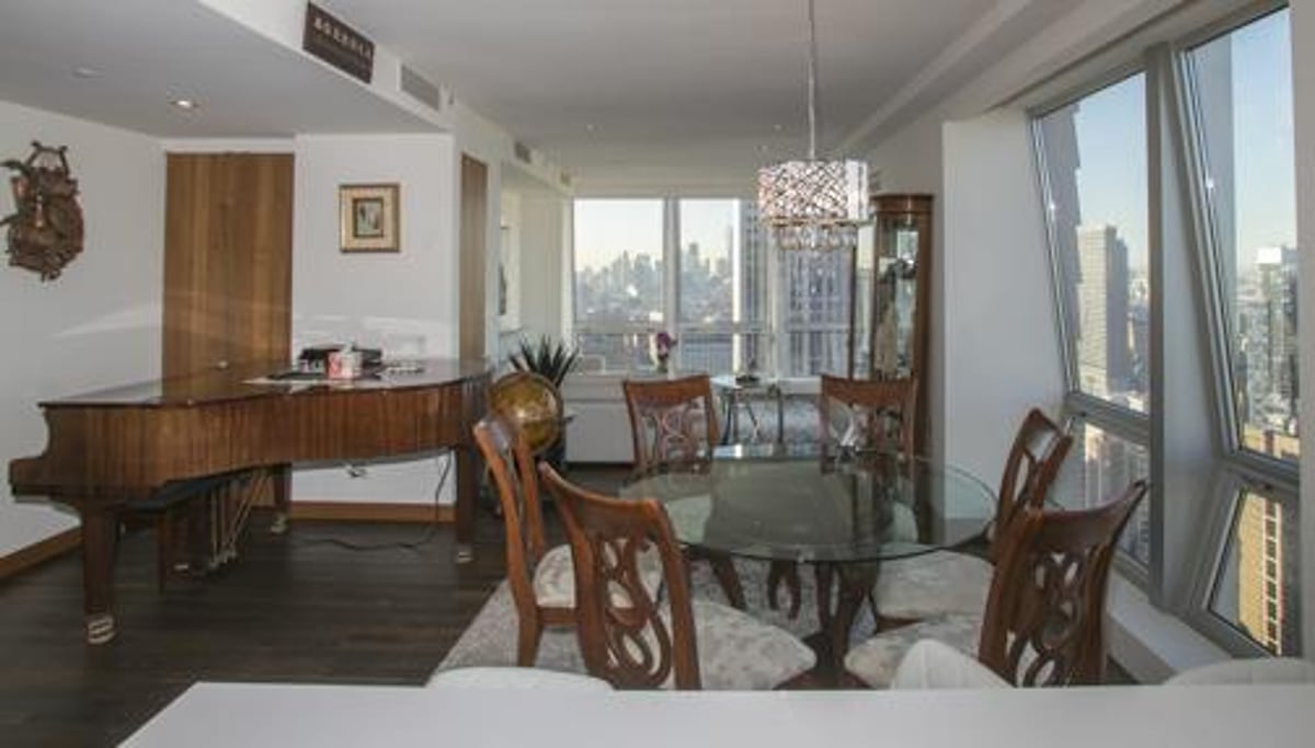 Photo for The Residences at 400 Fifth Avenue - 400 Fifth Avenue Condominium in Murray Hill, Manhattan