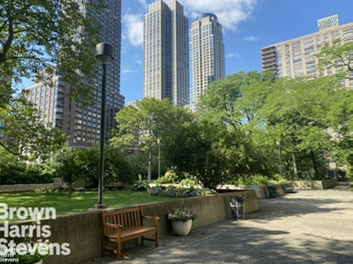 Photo for Lincoln Towers - 165 West End Avenue Condominium in Upper West Side, Manhattan