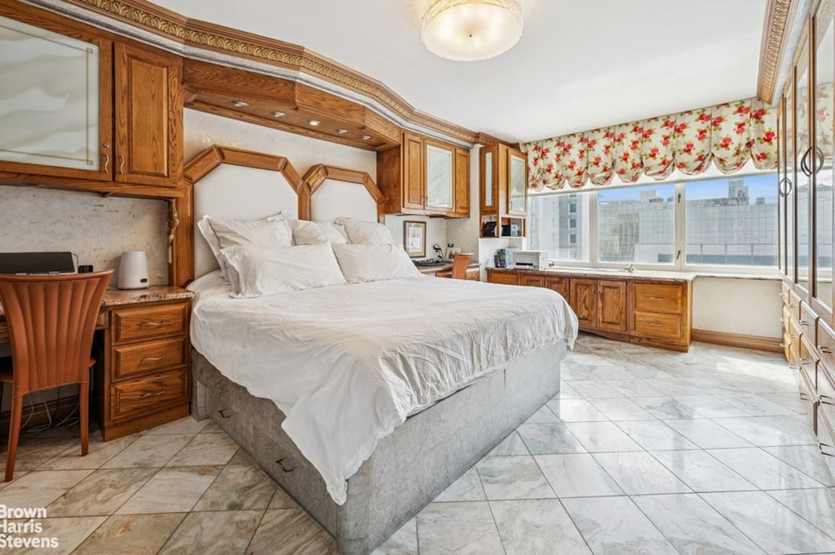 Photo for The Oxford - 422 East 72nd Street Condominium in Upper East Side, Manhattan