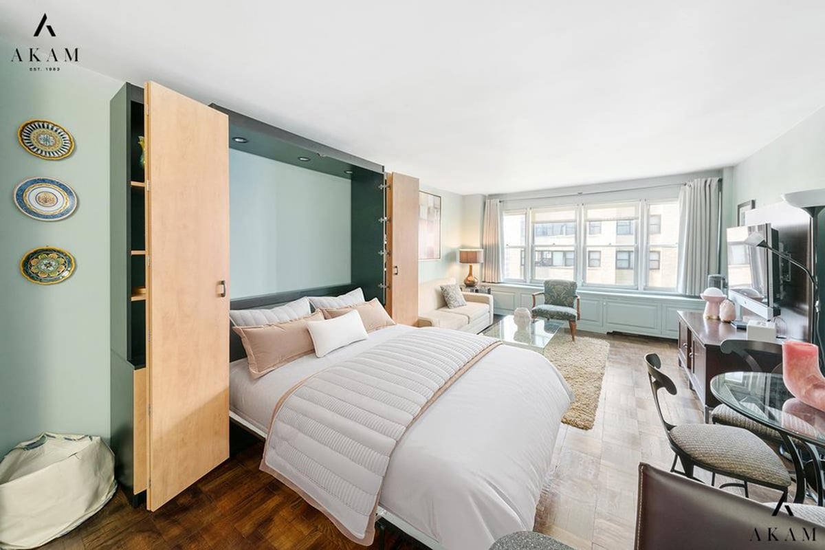 Photo for 155 East 38th Street - 155 East 38th Street Condominium in Murray Hill, Manhattan