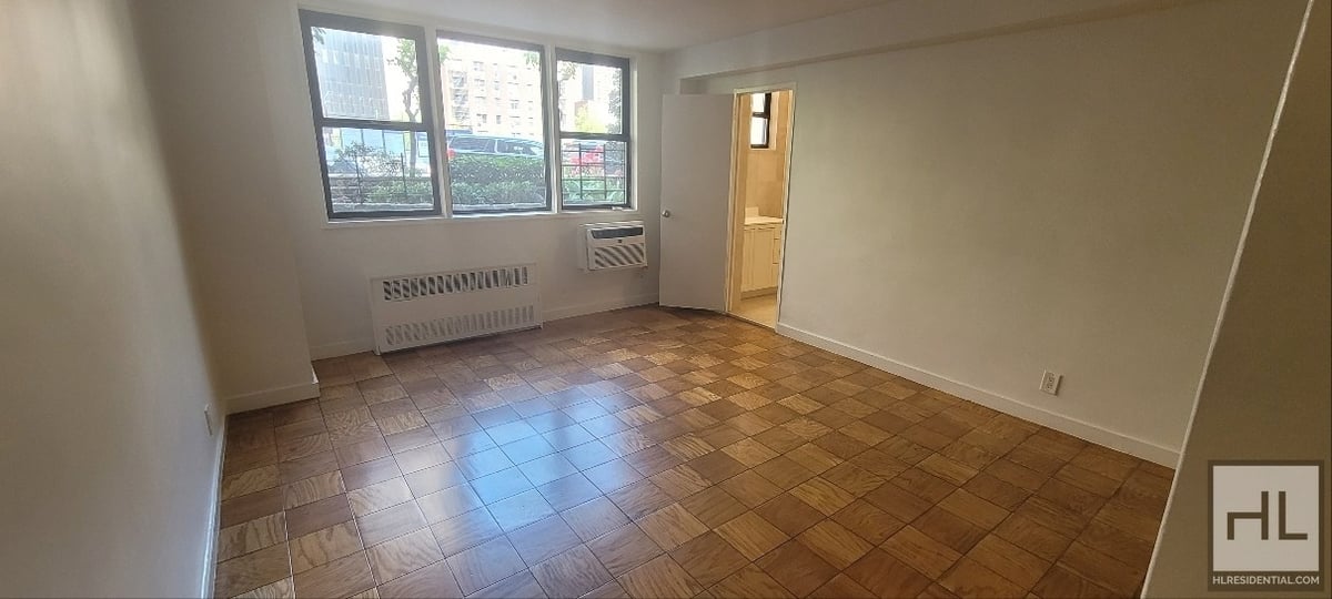 Photo for Wimbledon Tower - 236 East 36th Street Rental Building in Murray Hill, Manhattan