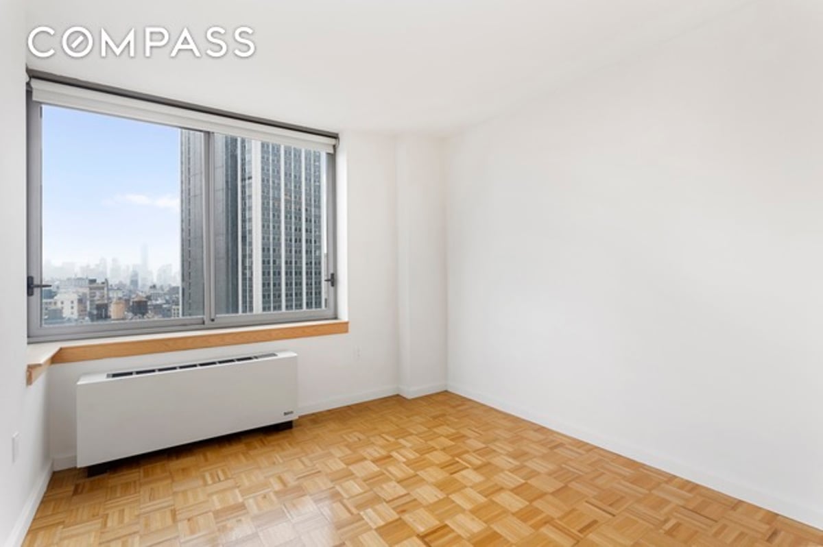 Photo for The Magellan - 35 West 33rd Street Rental Building in Midtown South, Manhattan