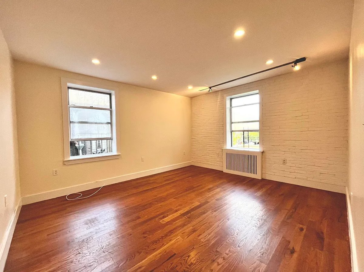 Photo for 4300 Broadway - 4300 Broadway Rental Building in Fort George, Manhattan