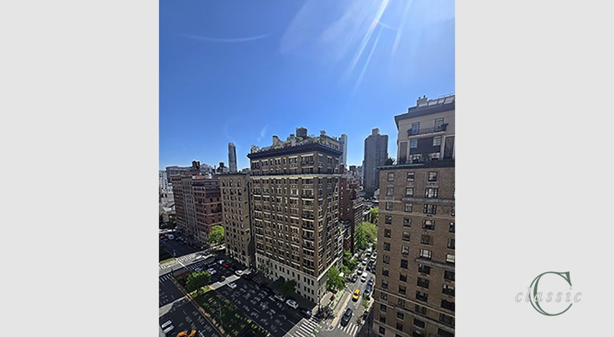Photo for 530 Park Avenue - 530 Park Avenue Condominium in Upper East Side, Manhattan