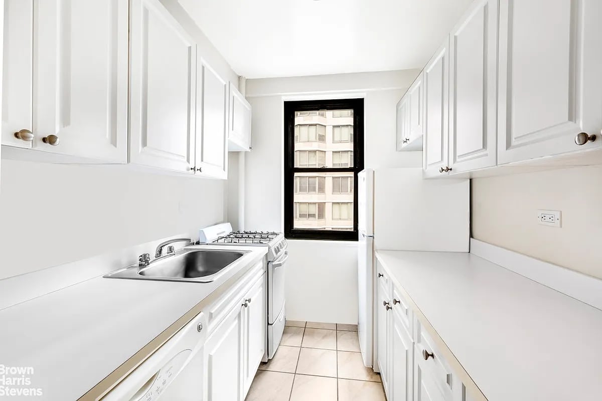 Photo for Timston - 250 East 39th Street Rental Building in Murray Hill, Manhattan